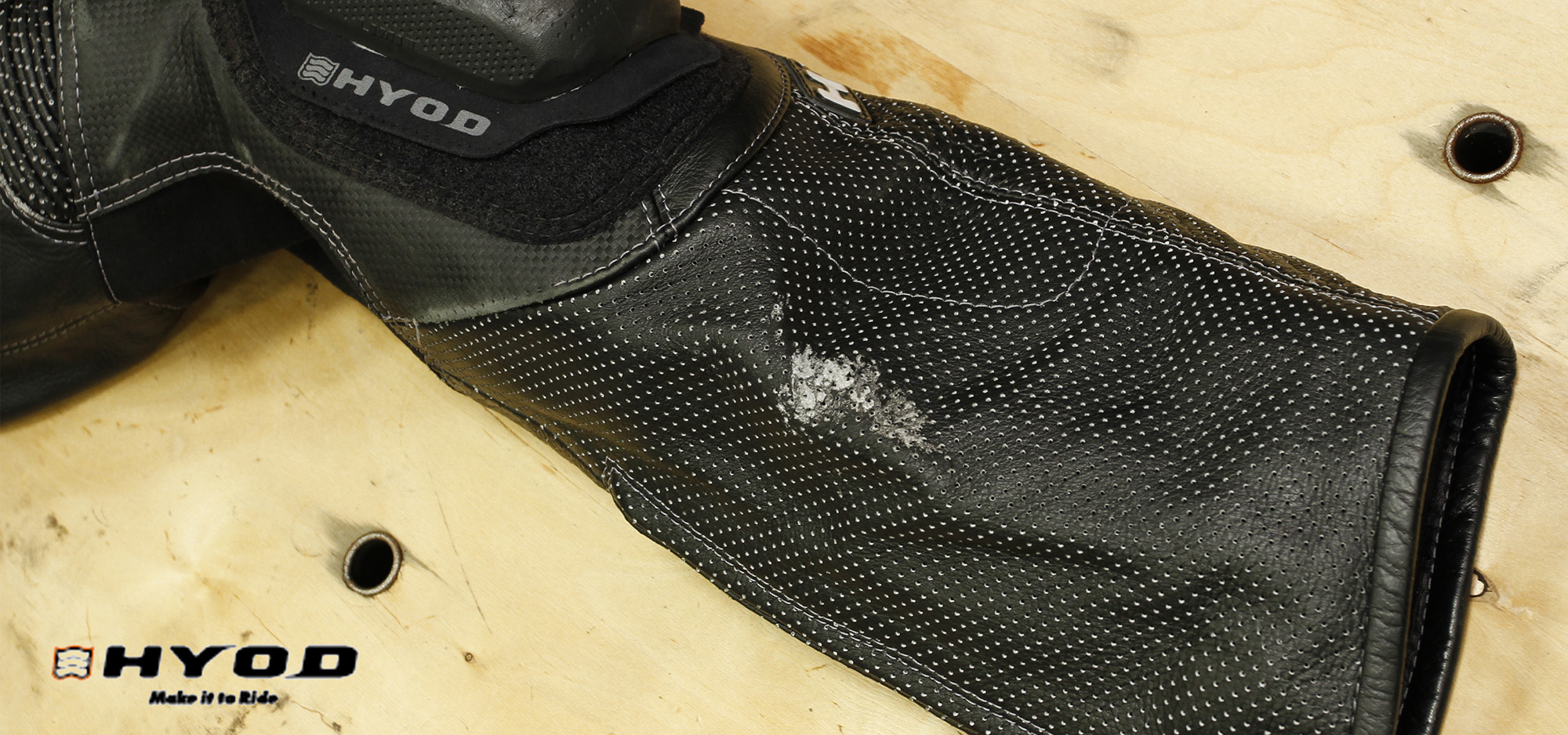 レプソル　レザースーツ　転倒傷有り　つなぎ 現役GP選手のオリジナリティーあふれる新スーツ