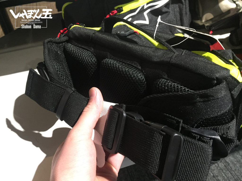 最安挑戦！ WAIST カラー：ブラック alpinestars BAG V2 ウエストバッグ カンガ alpinestars:アルパインスターズ  KANGA