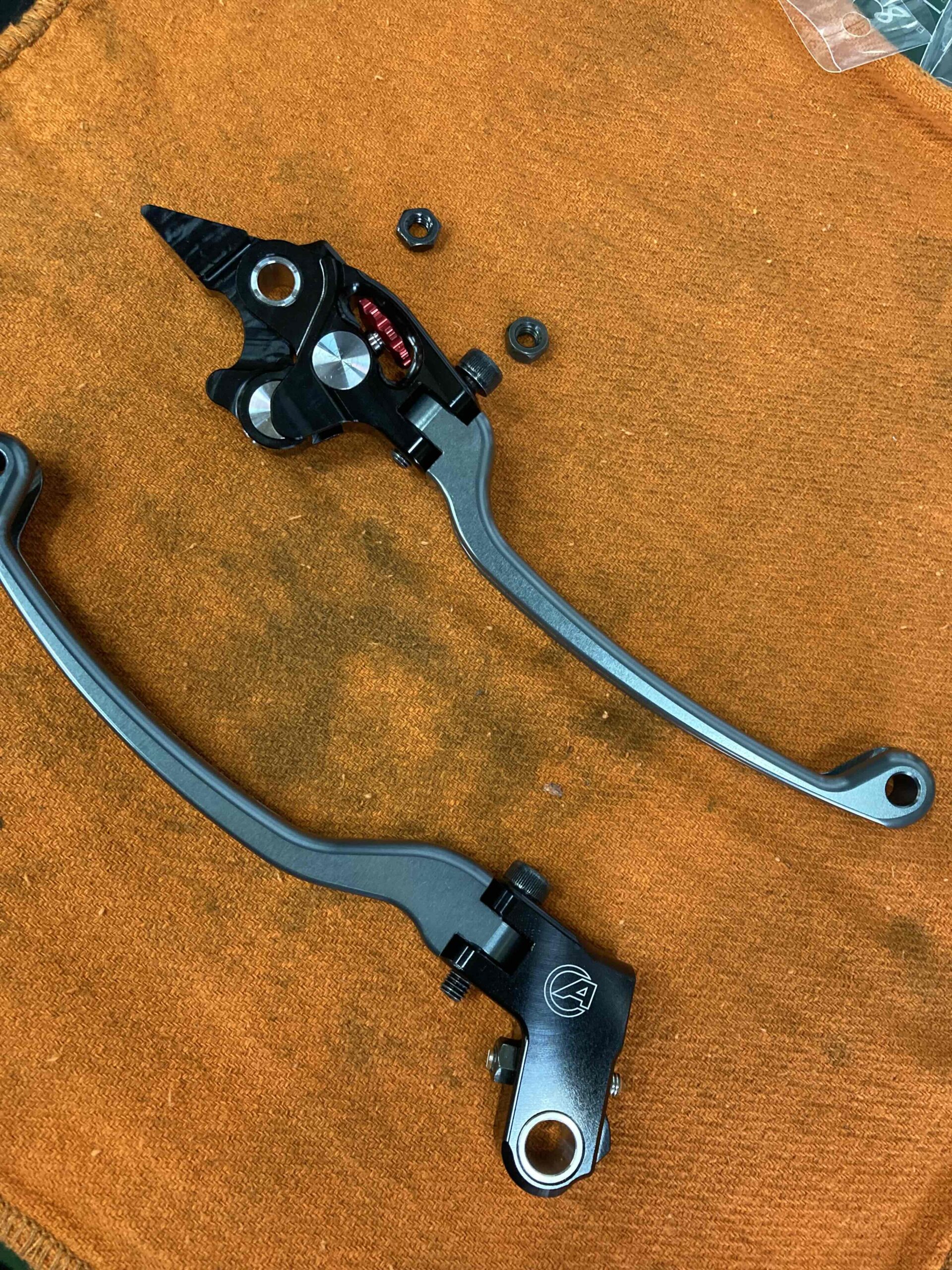 バイク レバーセット ニンジャ250 Z250 250TR KLX250 Dトラッカー Z125 KLX125 可倒式 握り幅調整機能 ブレーキ  クラッチレバー 左右セット S-234 GN250 GS250用レバーブレーキポンプ付きクラッチレバーとブレーキマスターシリンダーアセンブリwangjiang GN GS