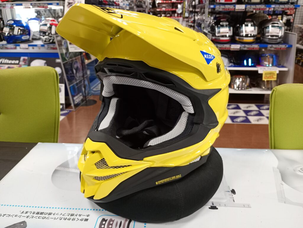 激安価格の 新作ヘルメット入荷速報】SHOEI最新カラーが続々登場！オンも セキュリティ・セーフティ